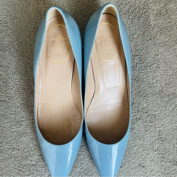 Roger Vivier Virgule Pump $150 - Picture 7 of 7
